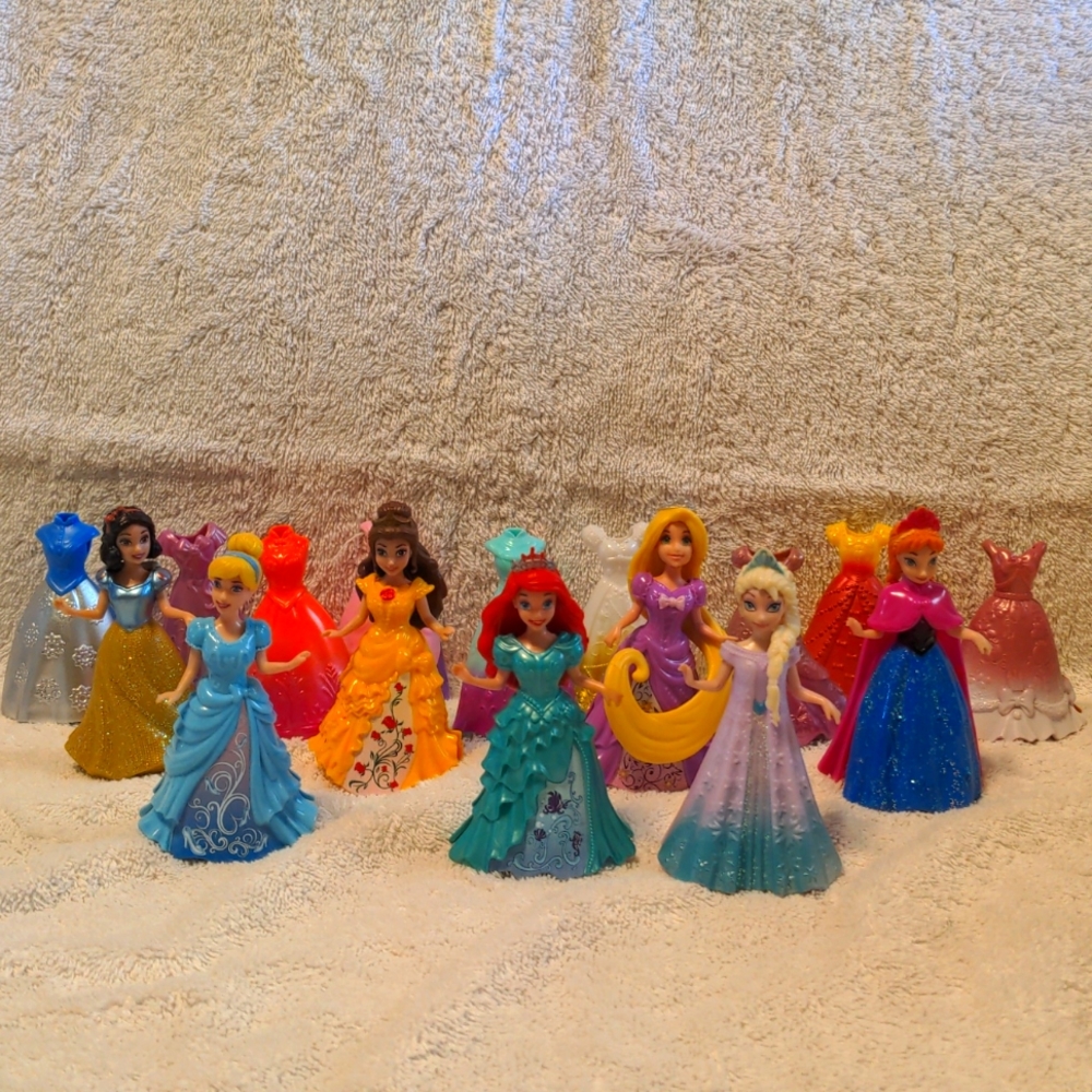 Disney Princess Magic Clip dolls